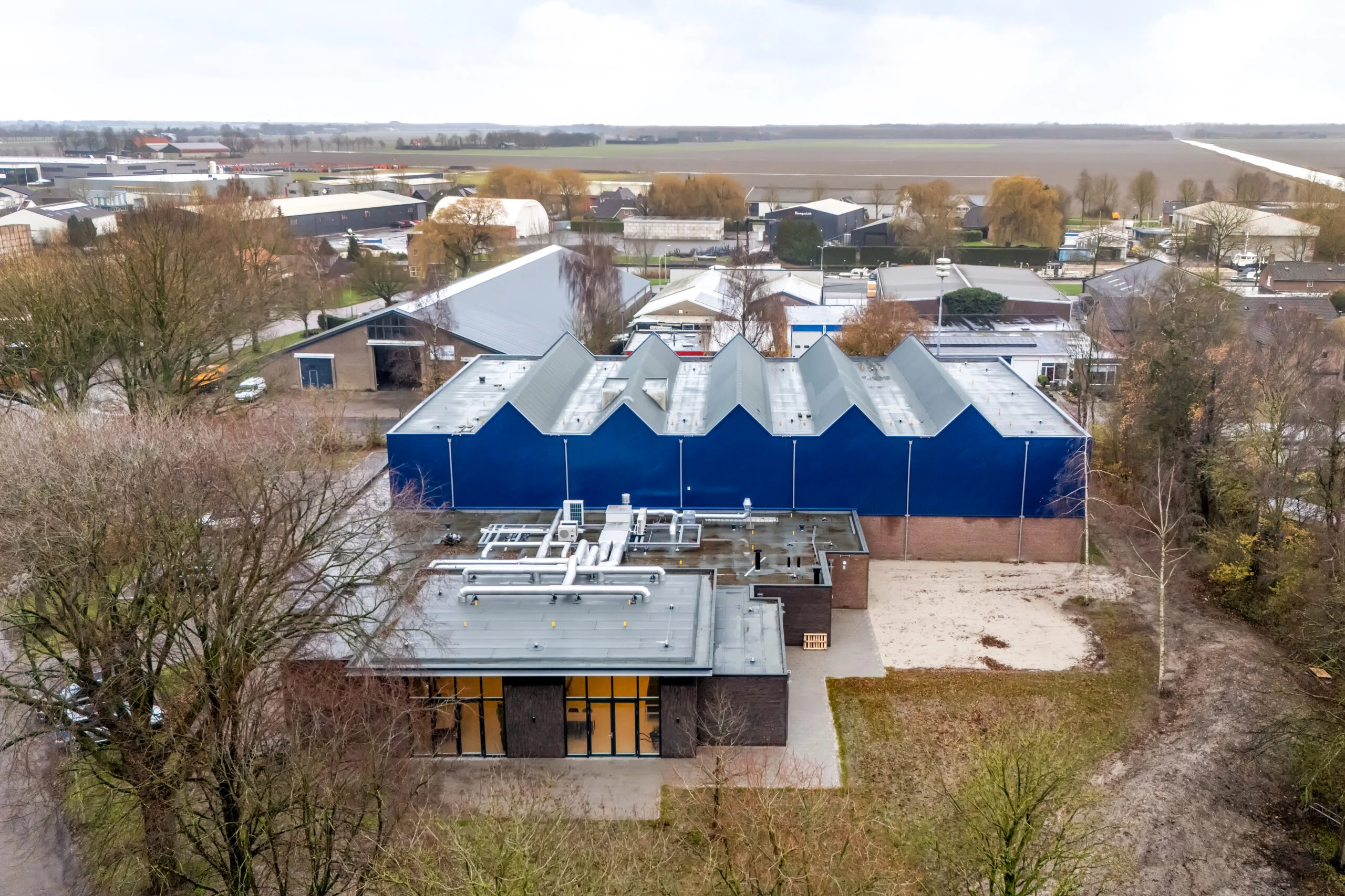 Een dronefoto van De Markering in Marknesse